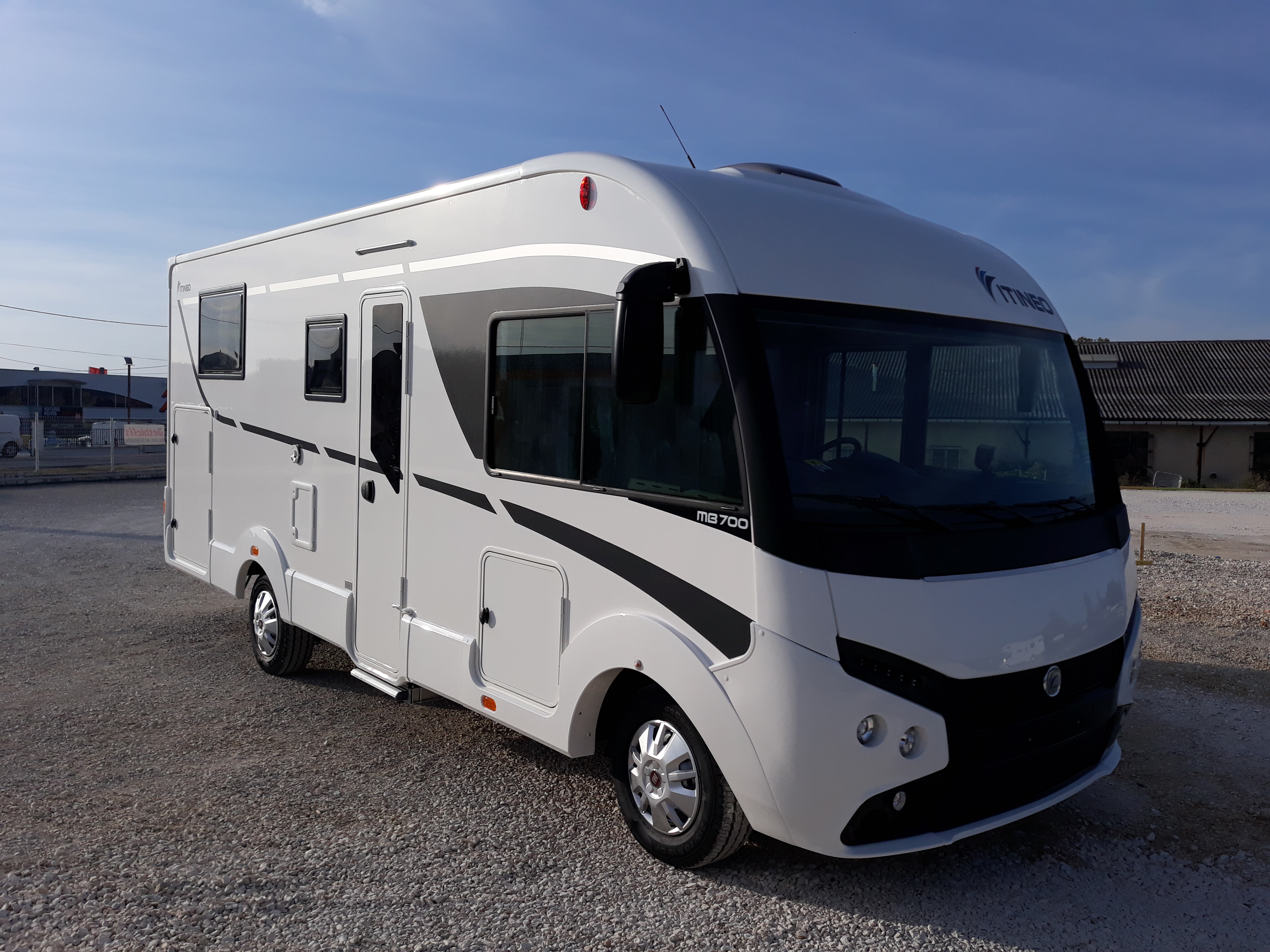 Itineo Mb Neuf Porteur Fiat Ducato Camping Car Vendre En Yonne