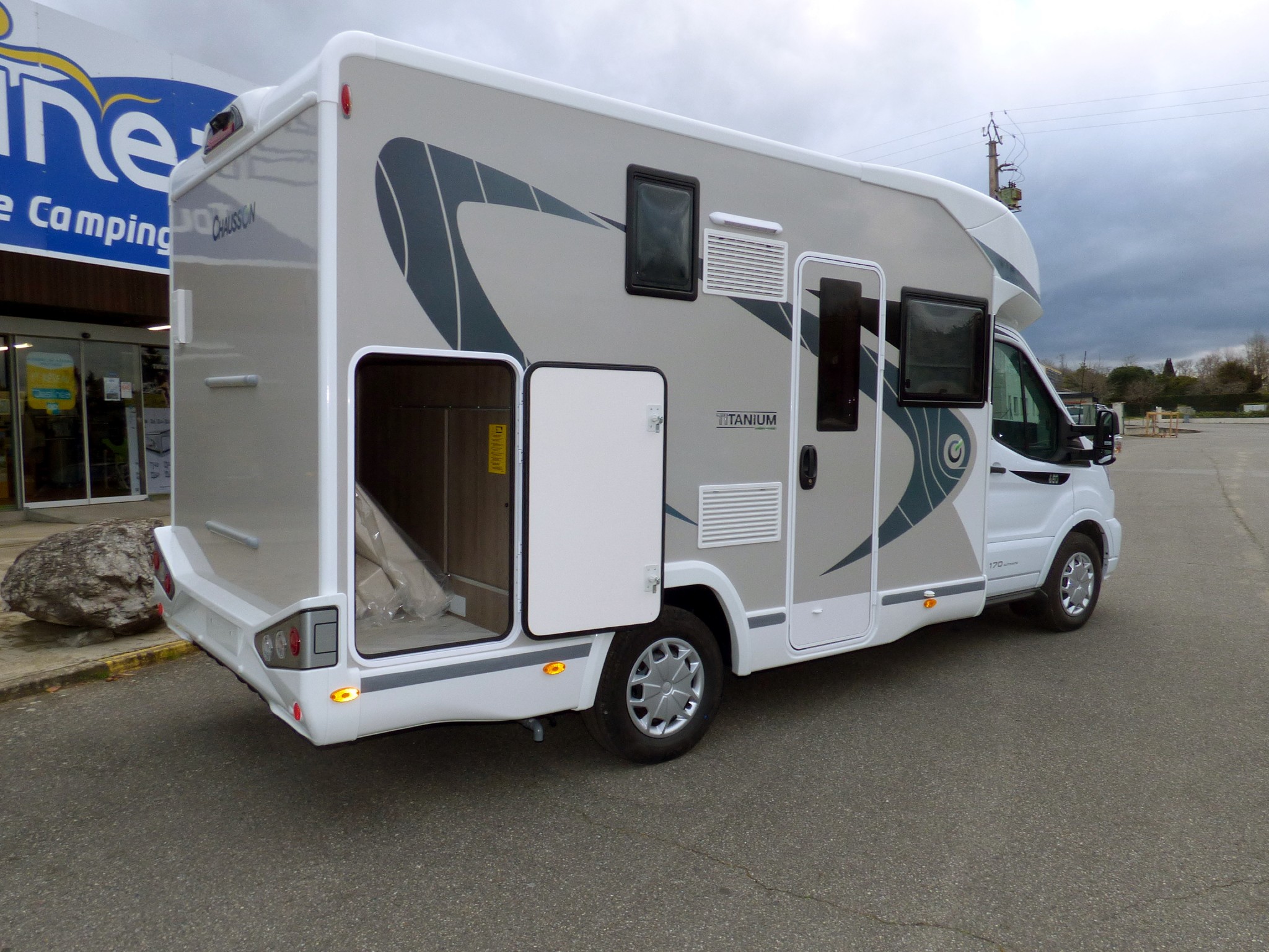 Chausson Titanium 650 Bva neuf porteur Ford 170 CV Camping car à