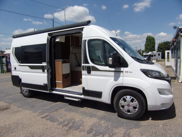Pilote V 600 G 4 PL CARTE GRISE / 4 COUCHAGES