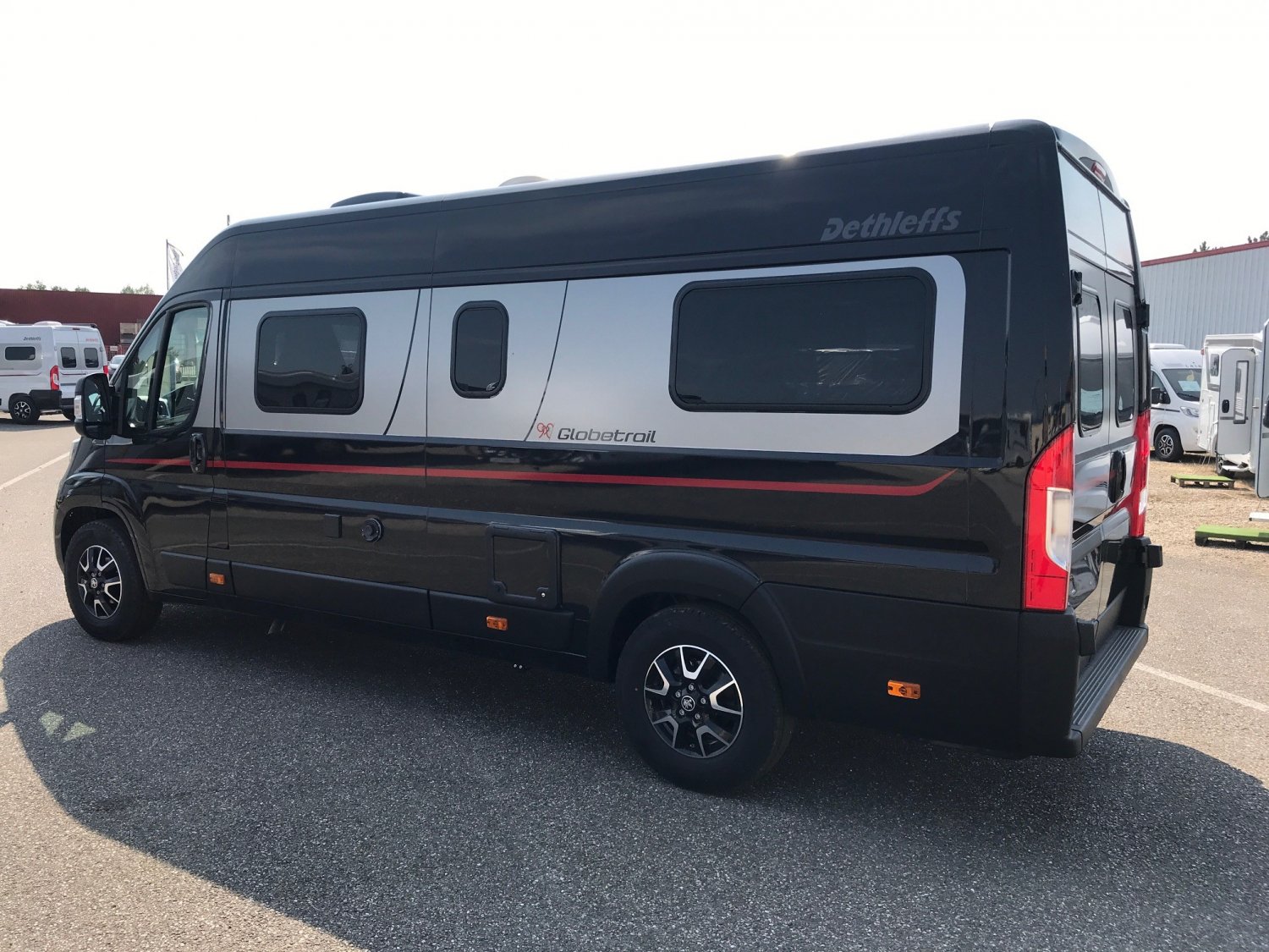 dethleffs-globetrail-640-neuf-porteur-peugeot-boxer-2-2-diesel
