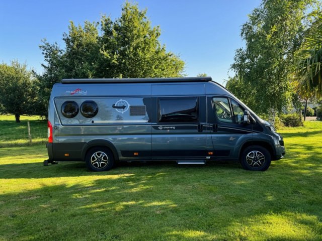 Malibu Charming GT Skyview 640 LE