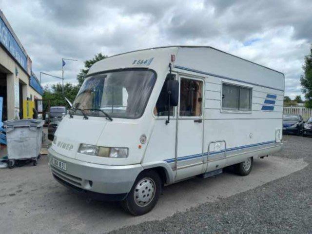 Hymer B 564