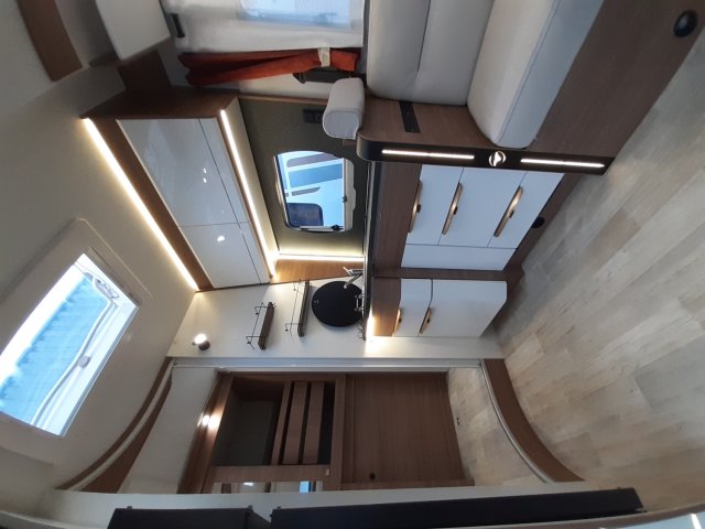 Pilote P 696 D Evidence