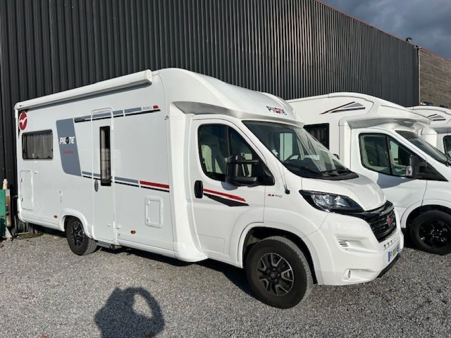 Pilote P 696 C Essentiel