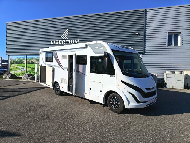 Mc Louis Nevis 881