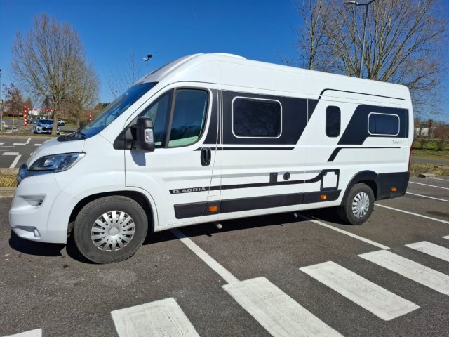 Adria Twin Plus 640 SLB blanc