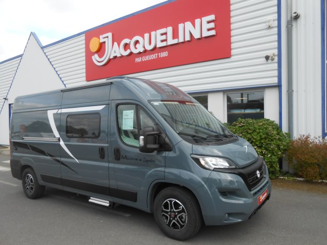 Mc Louis Menfys Van 3 SIGNATURE