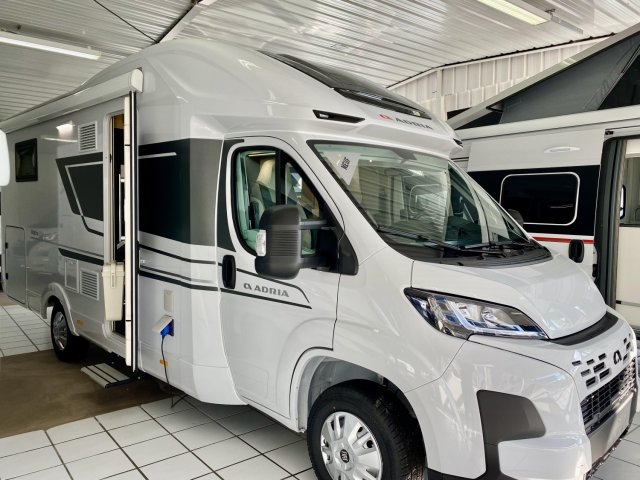 Adria Matrix Axess 650 DC