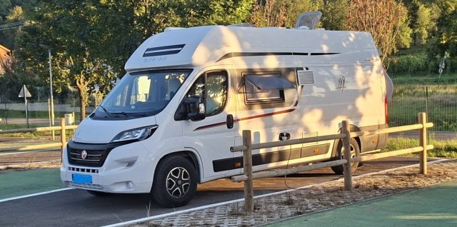 Rapido Van V65 XL