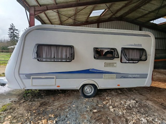 Hobby De Luxe 460 UFE