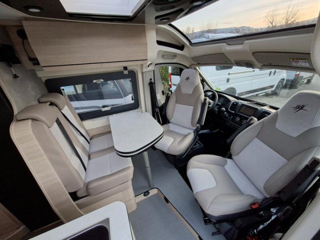 Rapido Van V55 modèle 2025