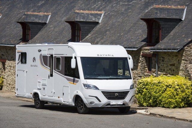 Bavaria Initial I740FGJ Nomade