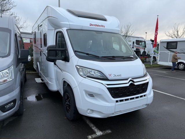 Dethleffs Just T 7052 DBL T7052