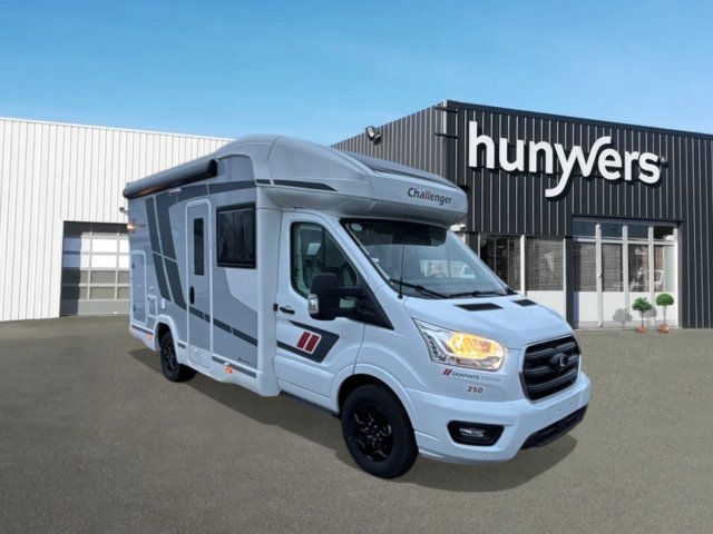 Challenger 250 Graphite Edition