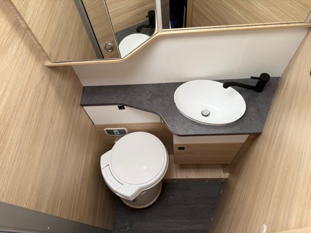 Challenger 328 Break Edition