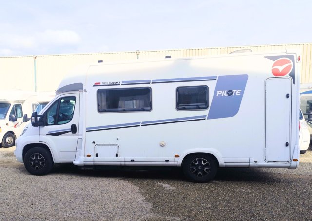 Pilote P 696 D Evidence p696d