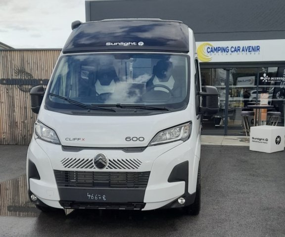 Sunlight Cliff 600 X