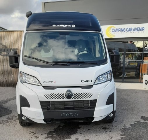 Sunlight Cliff 640 X CAMPER VAN