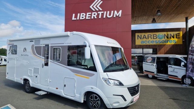 Bavaria Initial I740FGJ Nomade