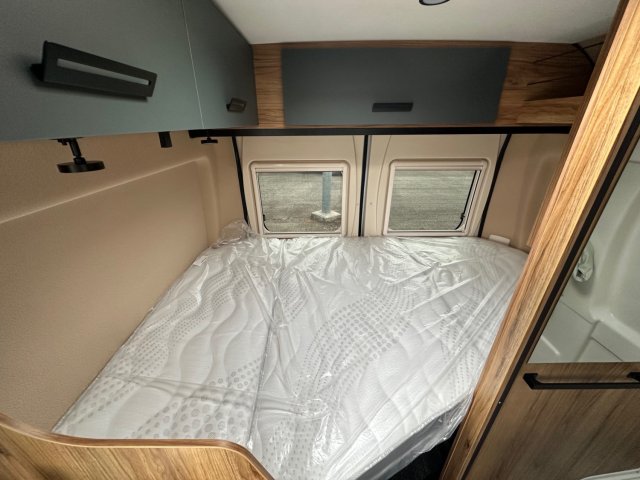 Font Vendome Rando Camp RANDOCAMP SERIE S