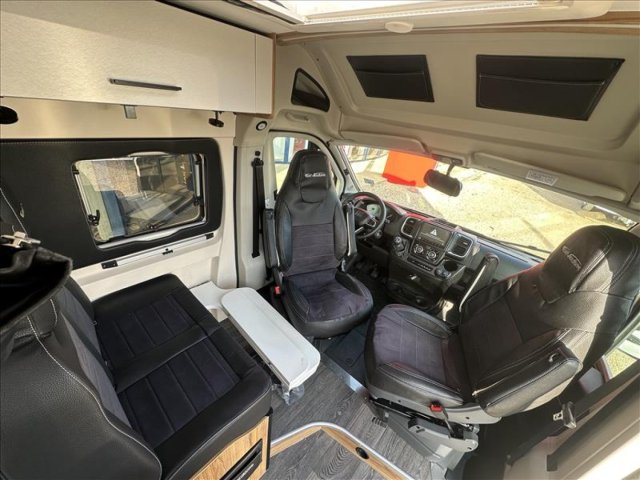 Font Vendome Rando Camp