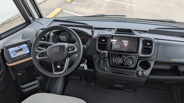 Bavaria Initial I740FGJ Nomade