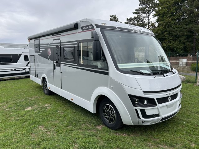 Mc Louis Nevis 881 25 ans boite auto tout équipé