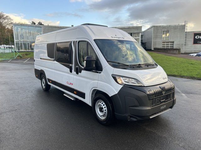 Sunlight Cliff 640 boite auto tout équipé