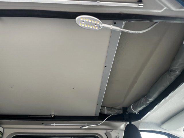 Font Vendome Auto Camp