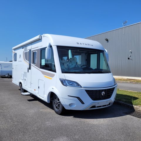 Bavaria Initial I740FGJ Nomade