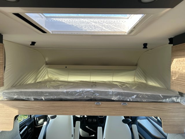 Bavaria Initial I740FC Nomade