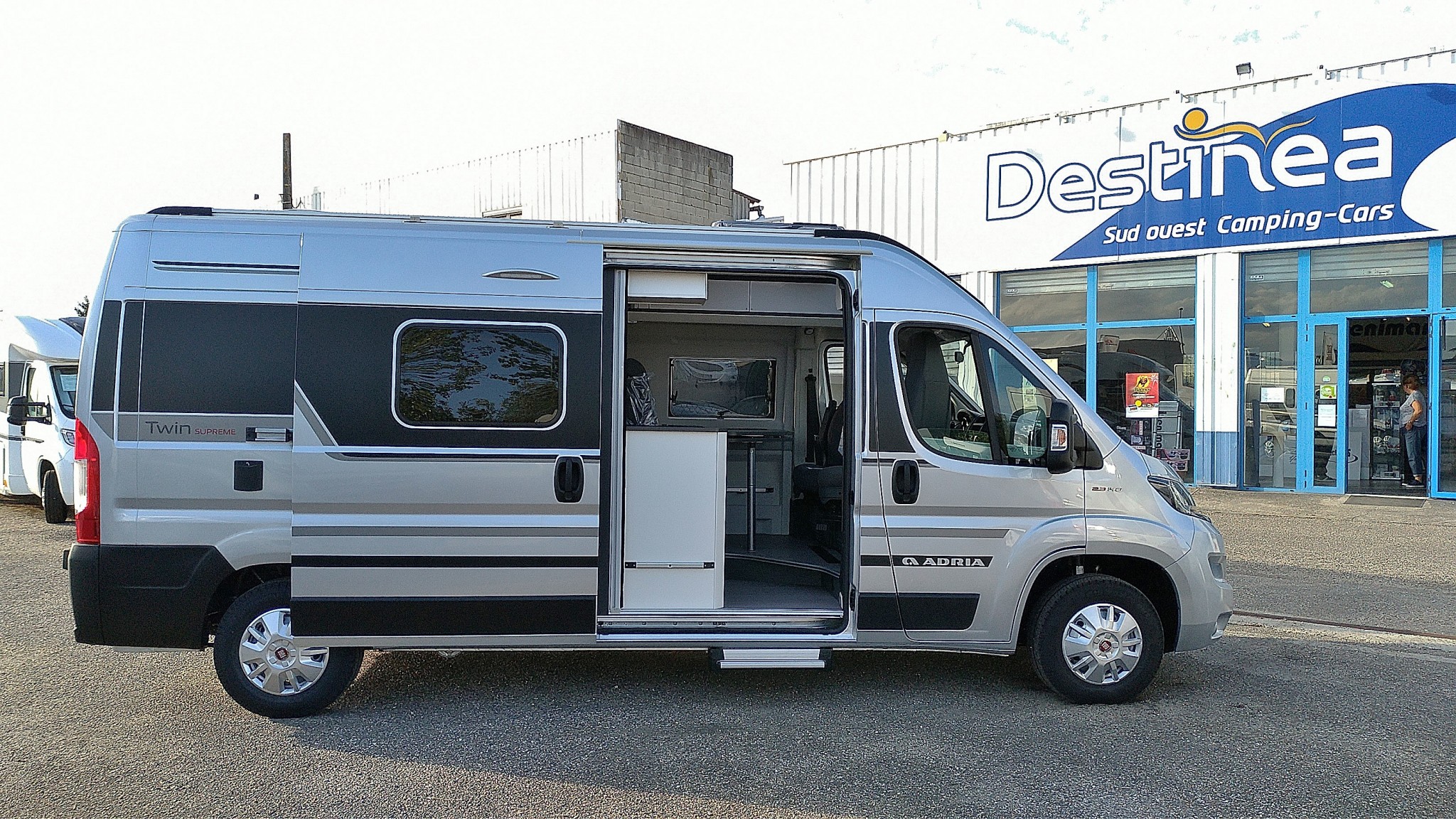 Adria Twin 600 Spb Supreme neuf, porteur Fiat 2,3 L 140 CV Camping