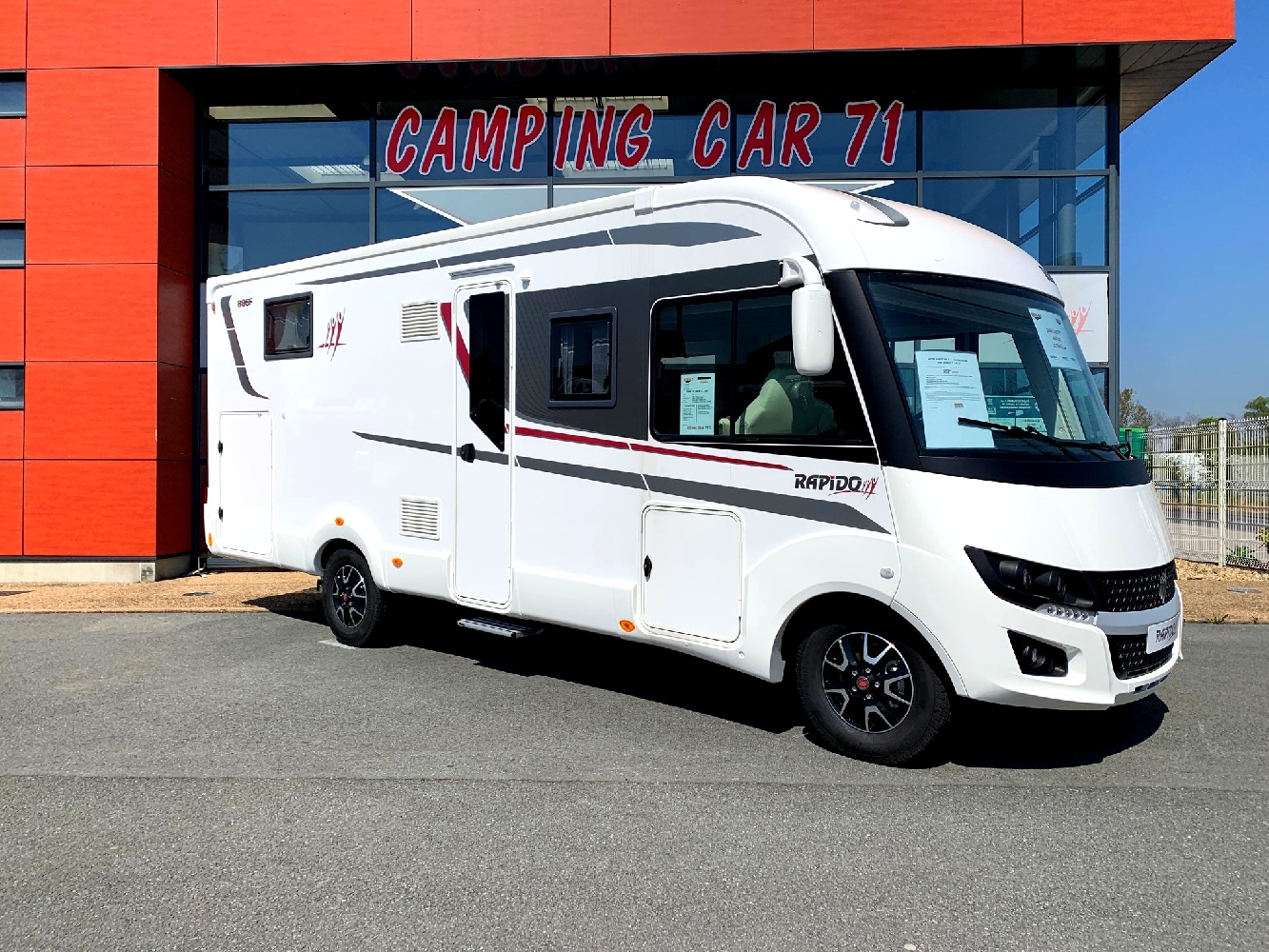 Rapido 886f Ultimate Line neuf, porteur Fiat 2.3l 140 cv - Camping-car ...