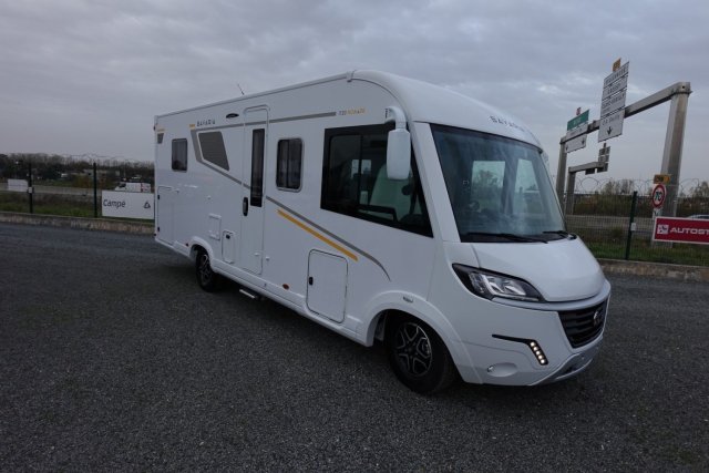 Bavaria Initial I720FC Nomade